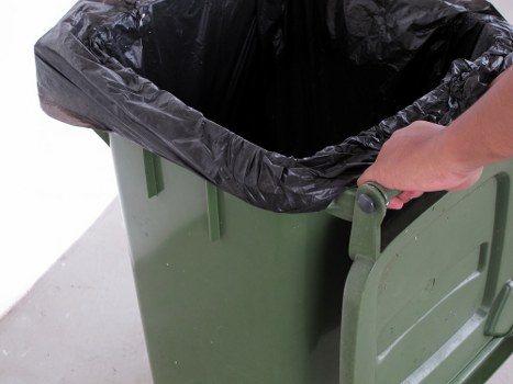 Recycling-focused bulky waste collection and loading process in Pimlico